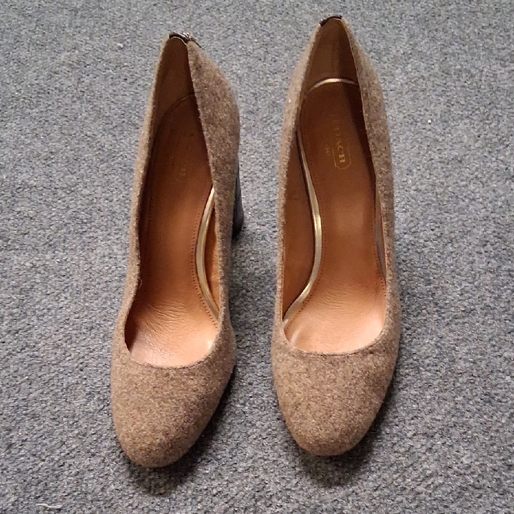 Coach Women's Tan Heels